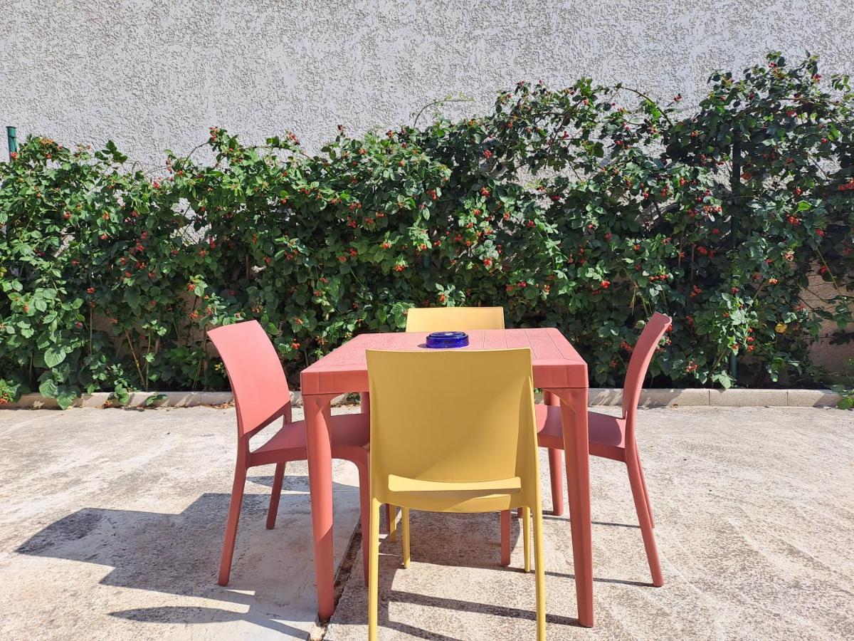 Appartement Avec Exterieur Et Parking Gratuit Perpignan Eksteriør bilde